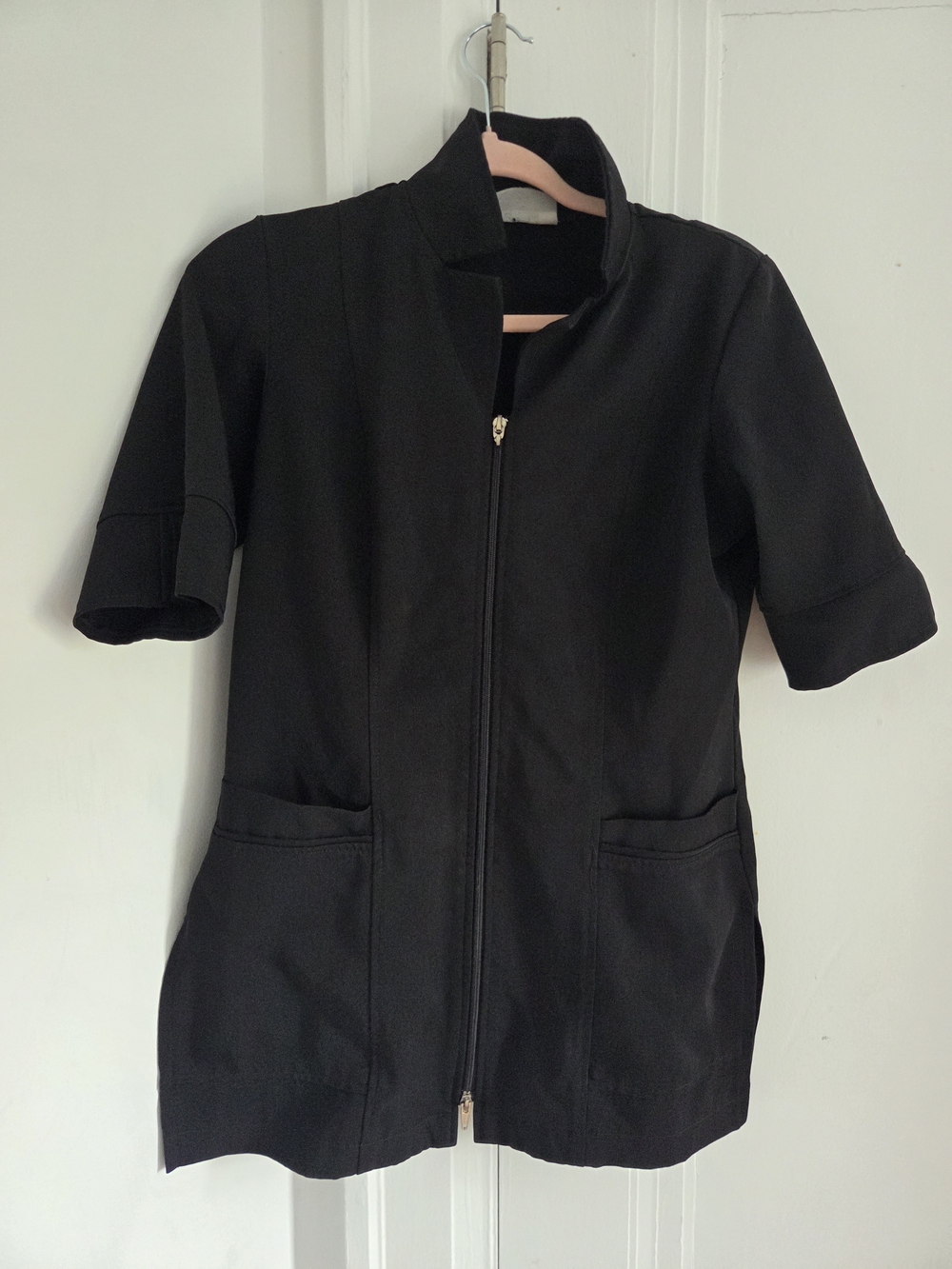 Black Professional Esthetician, Spa Or Hairstylist Tunic Seize M